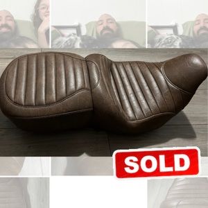 Mustang Lowdown  2 up seat for Harley touring